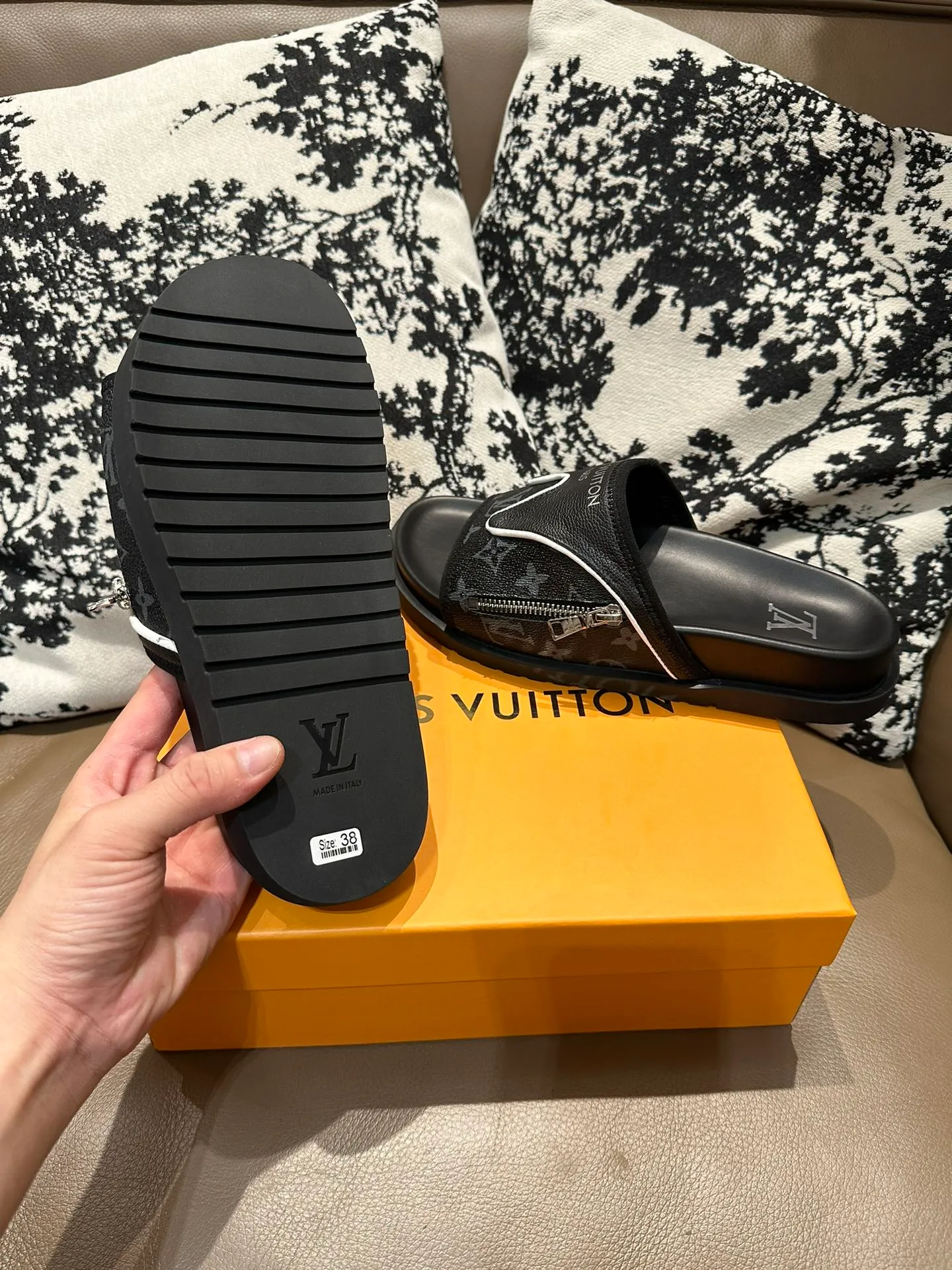 Men's shoes 💰340💰 LV zipper new style, cowhide surface, sheepskin lining, size 36-46